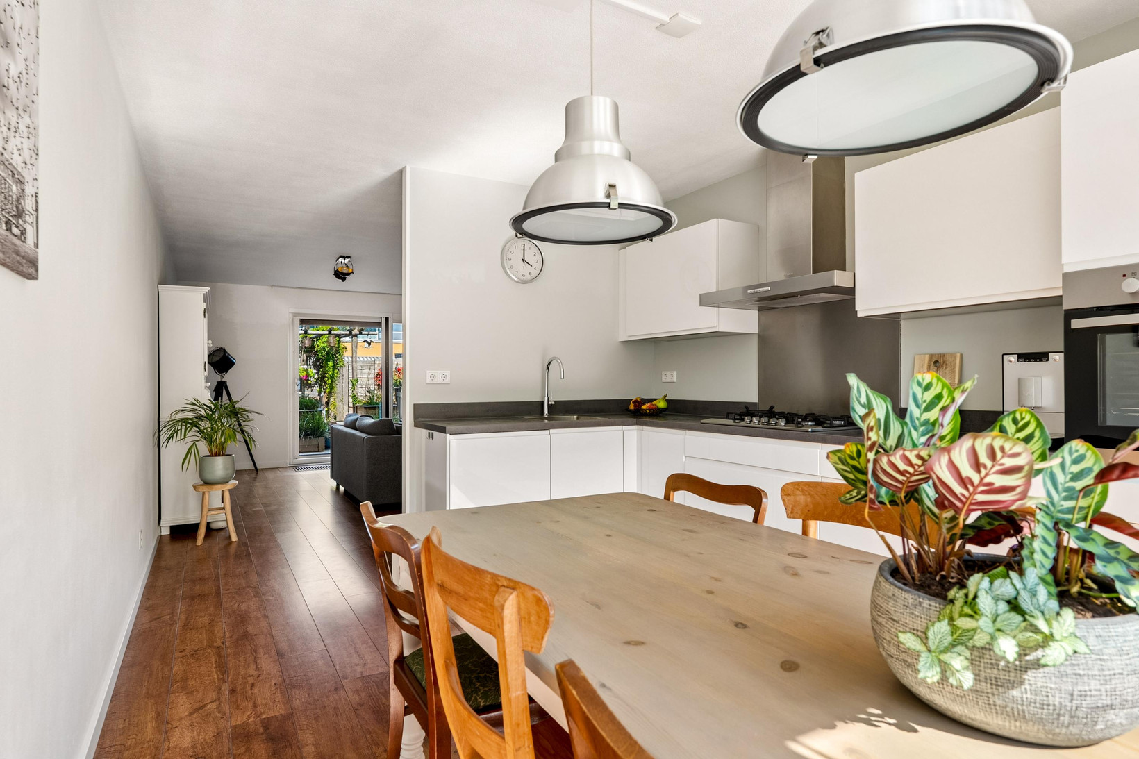 Tussenwoning te koop: Novemberstraat 40, Almere