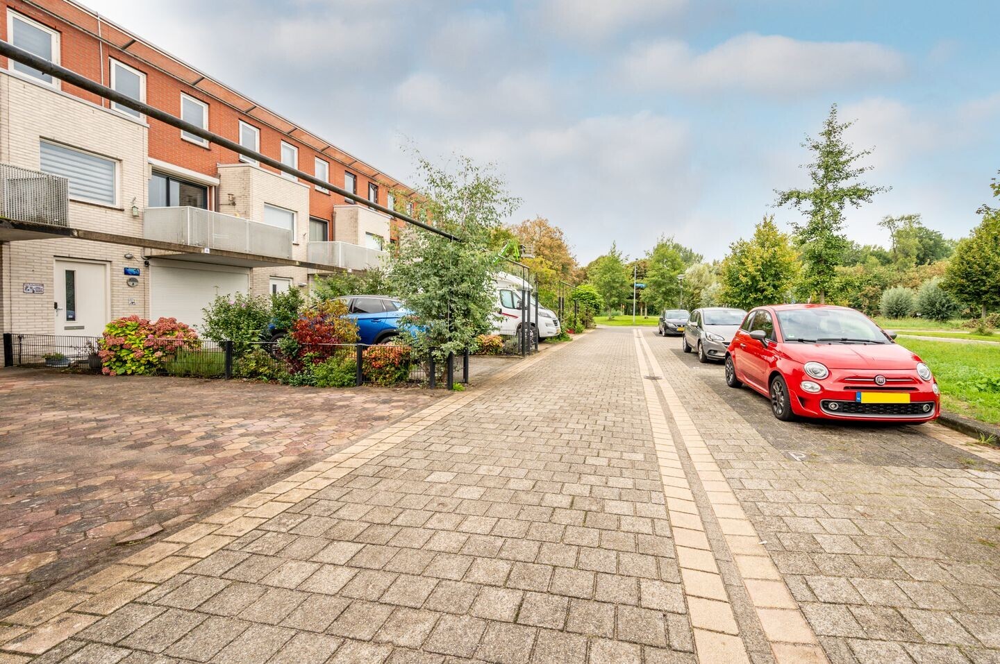 Tussenwoning te koop: Schonenvaart 10, Almere