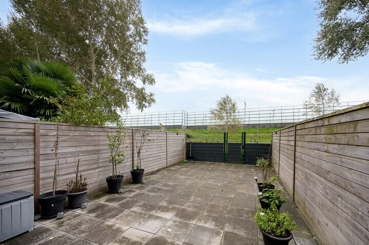 Tussenwoning te koop: Laan der V.O.C. 296, Almere