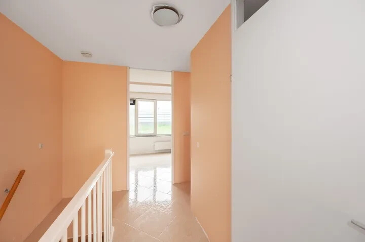 Tussenwoning te koop: Laan der V.O.C. 296, Almere