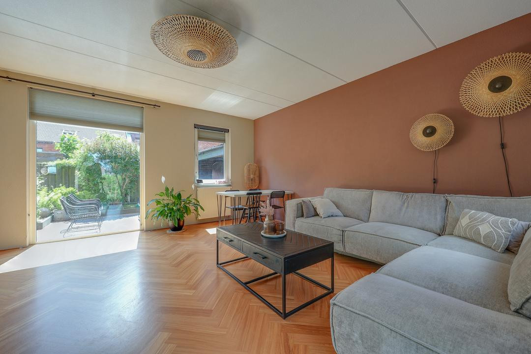 Tussenwoning te koop: Mazureplantsoen 4, Almere