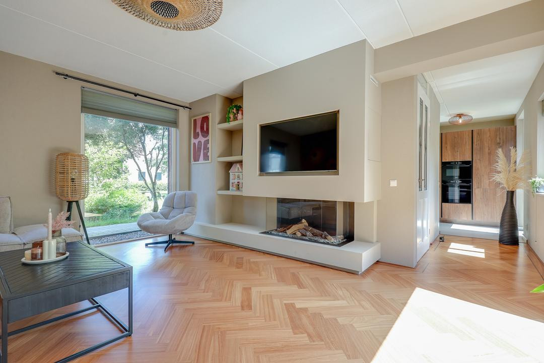 Tussenwoning te koop: Mazureplantsoen 4, Almere