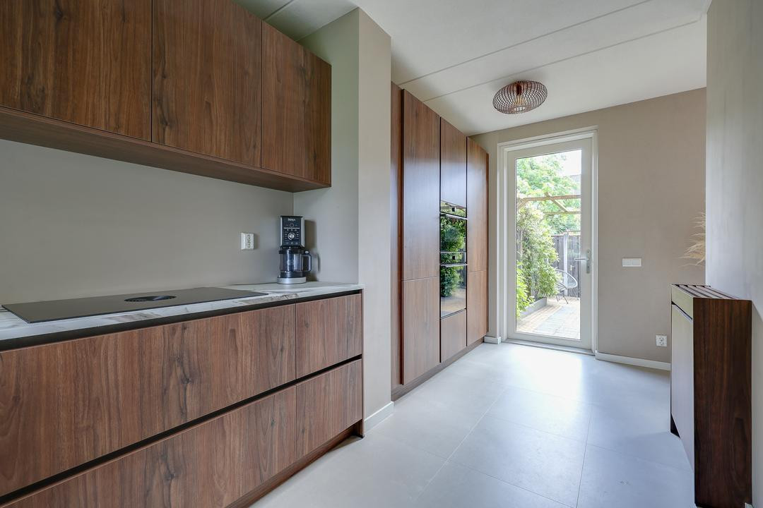 Tussenwoning te koop: Mazureplantsoen 4, Almere
