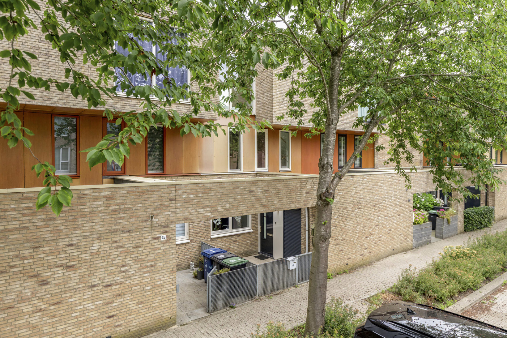 Tussenwoning te koop: Brommy en Tommystraat 17, Almere