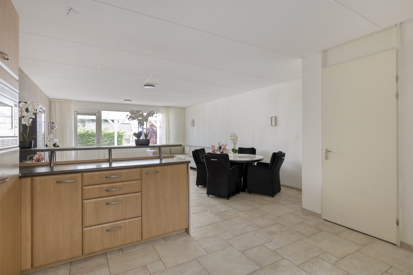 Tussenwoning te koop: Brommy en Tommystraat 17, Almere