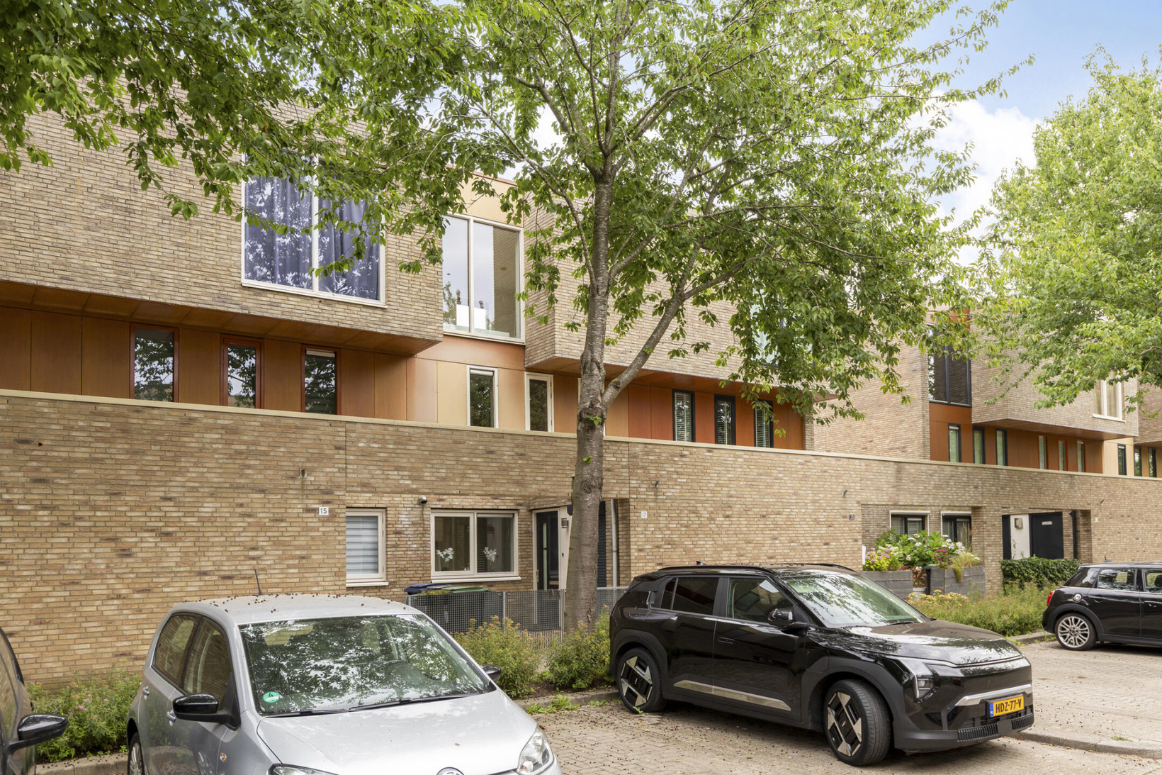 Tussenwoning te koop: Brommy en Tommystraat 17, Almere
