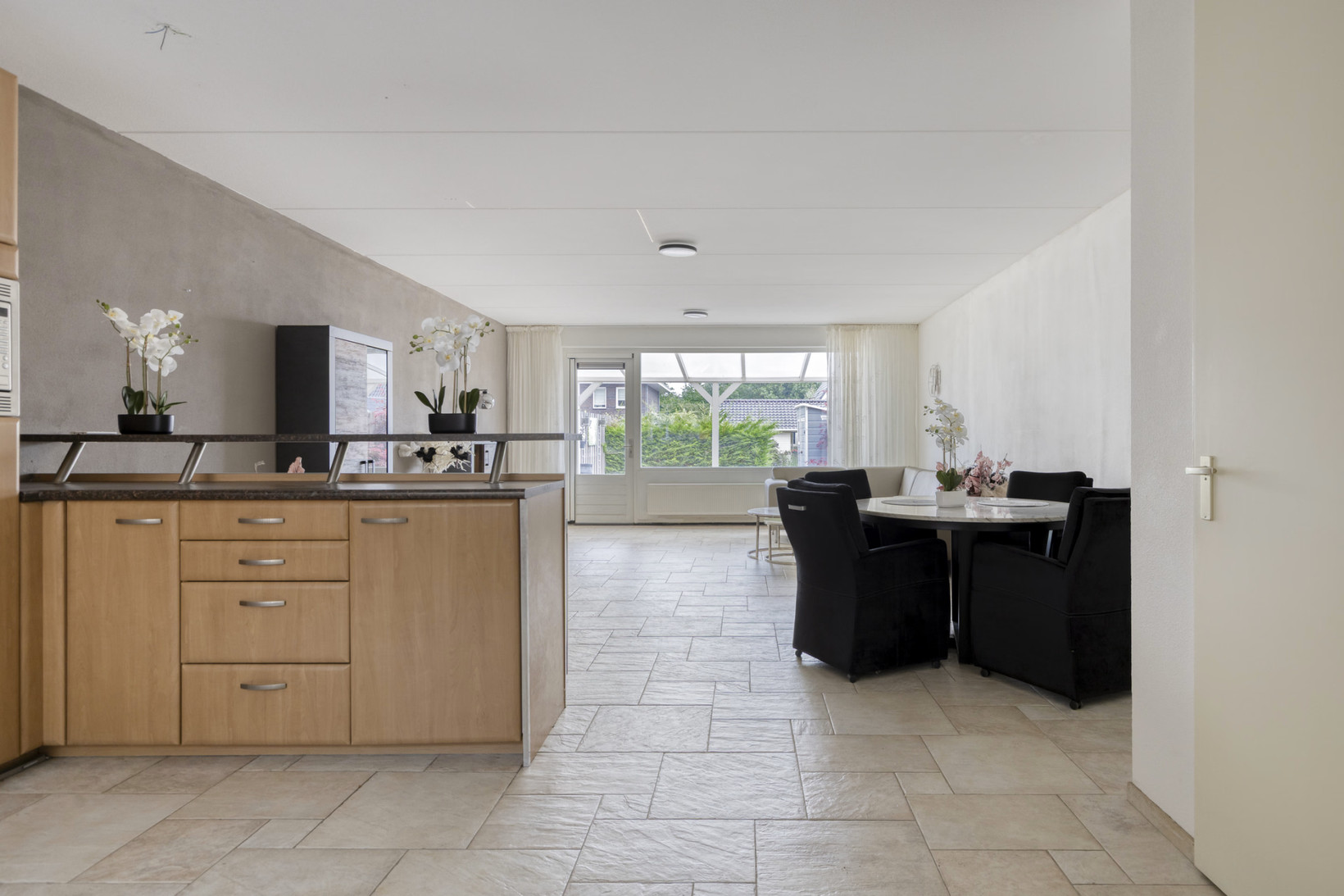 Tussenwoning te koop: Brommy en Tommystraat 17, Almere