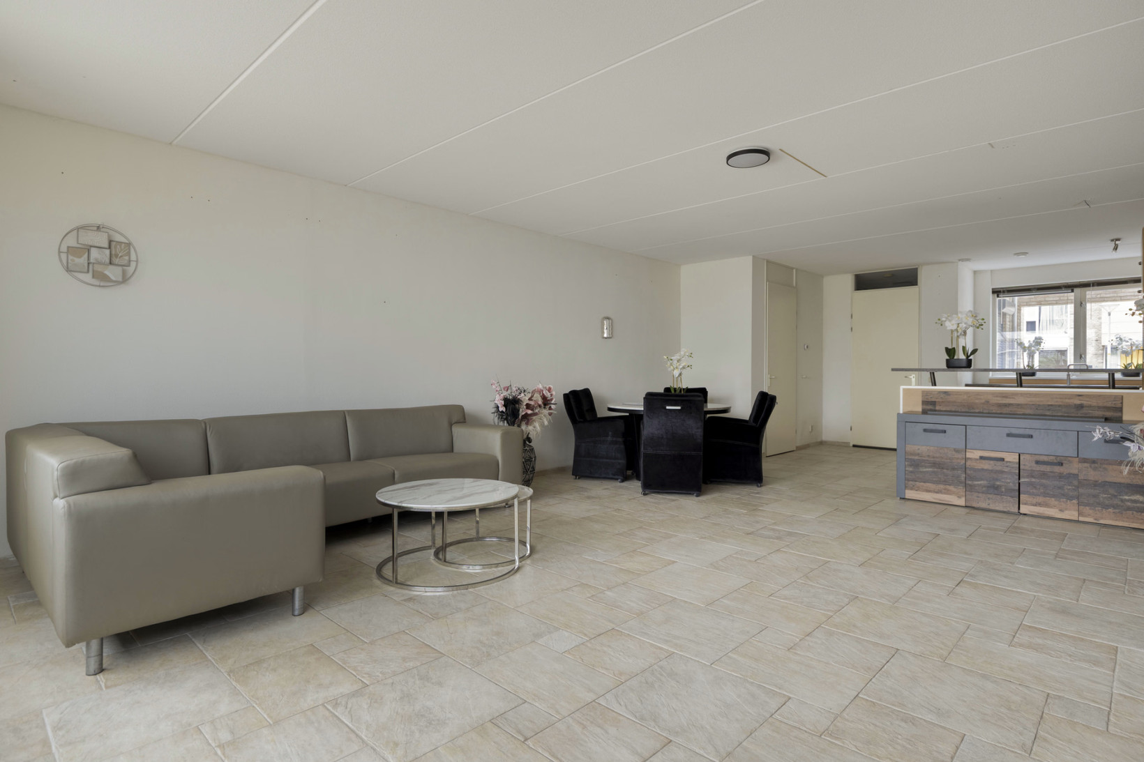 Tussenwoning te koop: Brommy en Tommystraat 17, Almere