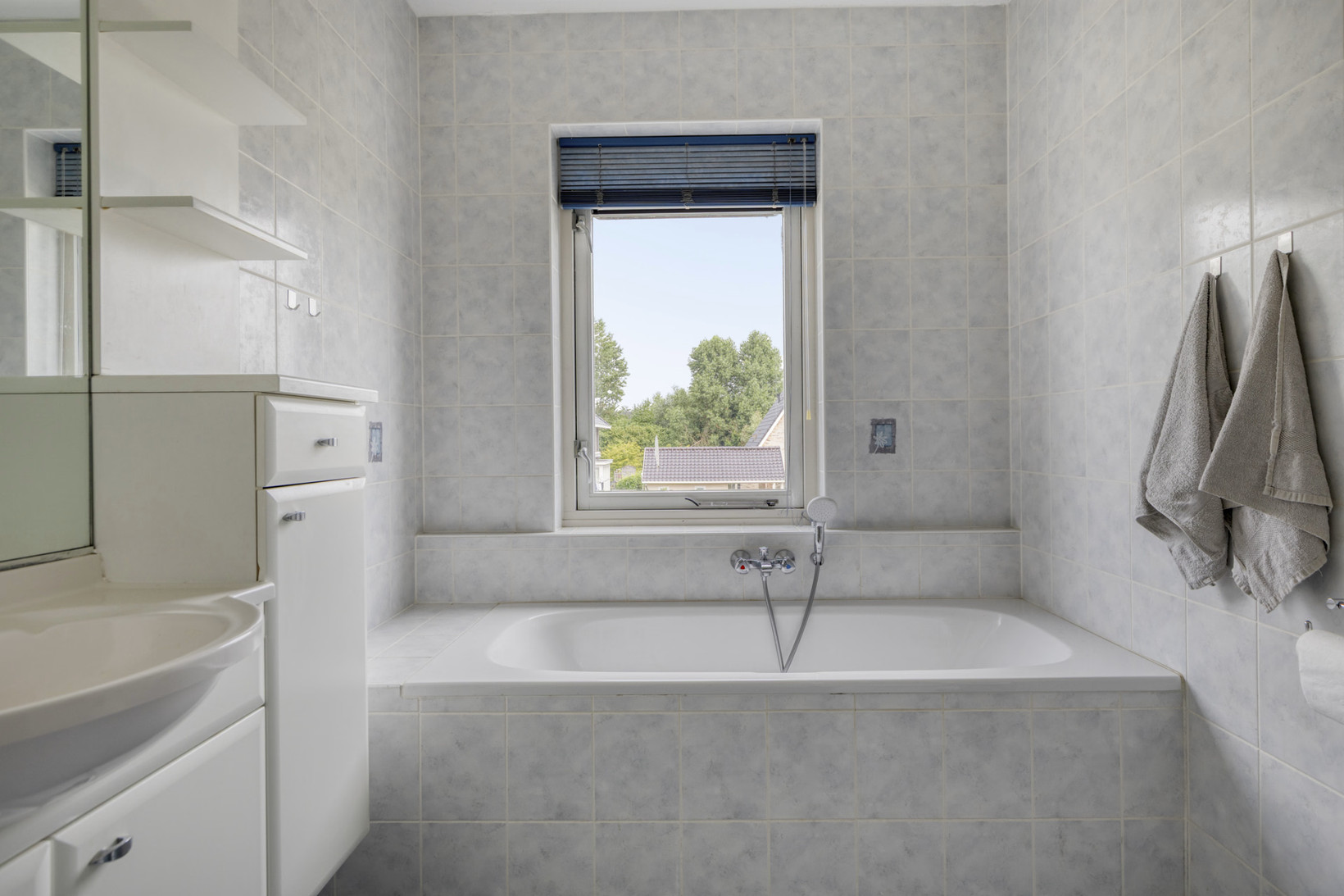 Tussenwoning te koop: Brommy en Tommystraat 17, Almere