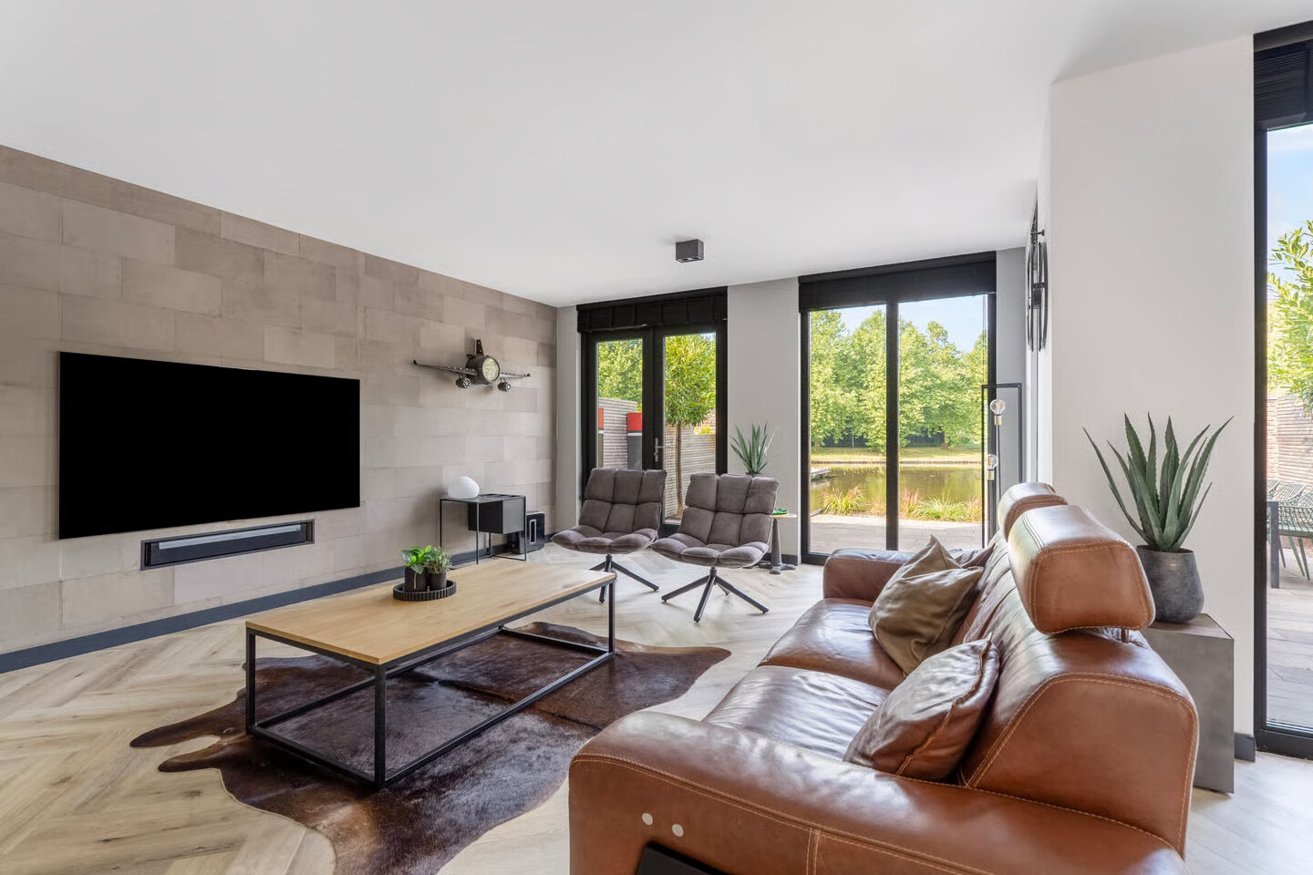 Tussenwoning te koop: Lambikstraat 12, Almere