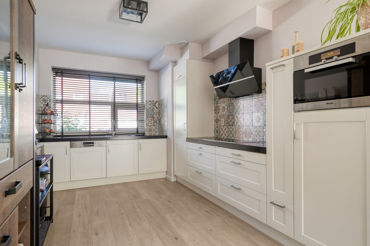 Tussenwoning te koop: Wiskestraat 30, Almere