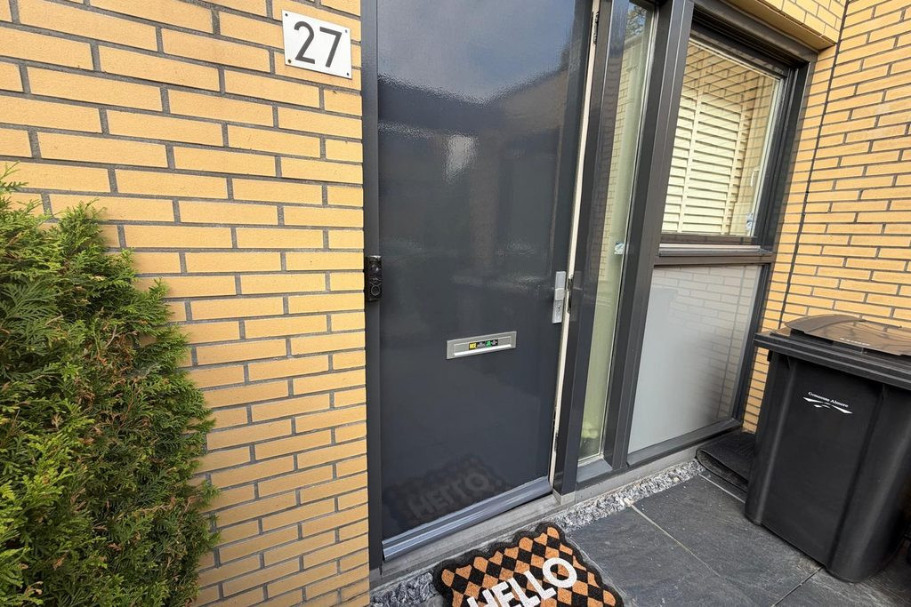 Tussenwoning te koop: Kuifjestraat 27, Almere