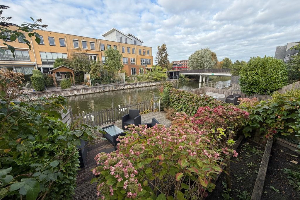 Tussenwoning te koop: Kuifjestraat 27, Almere
