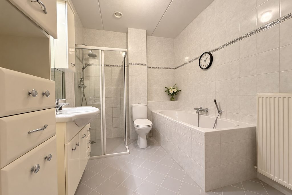 Tussenwoning te koop: Kuifjestraat 27, Almere