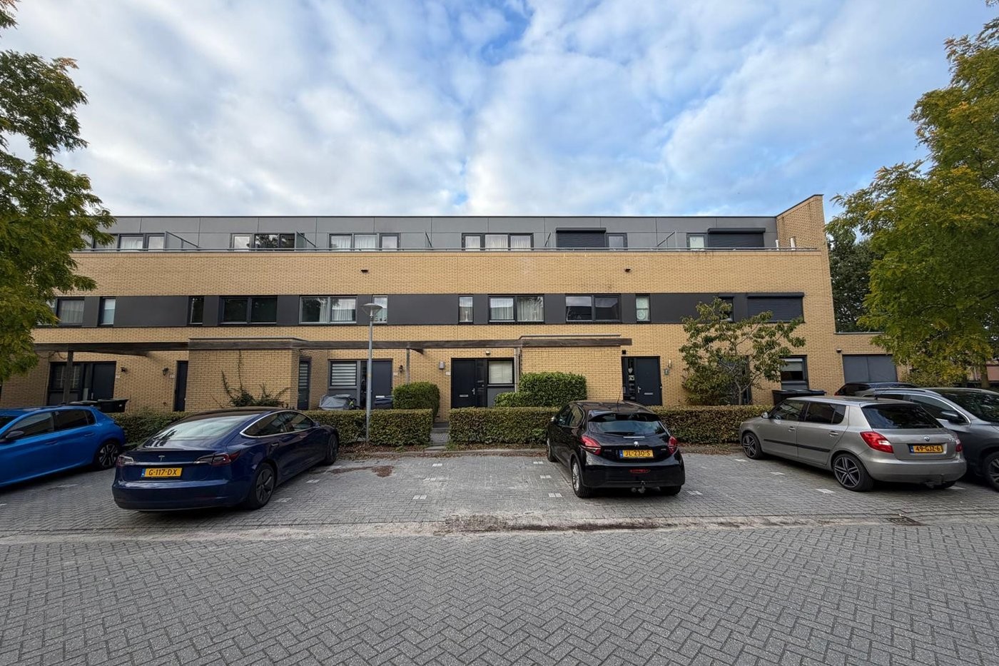 Tussenwoning te koop: Kuifjestraat 27, Almere