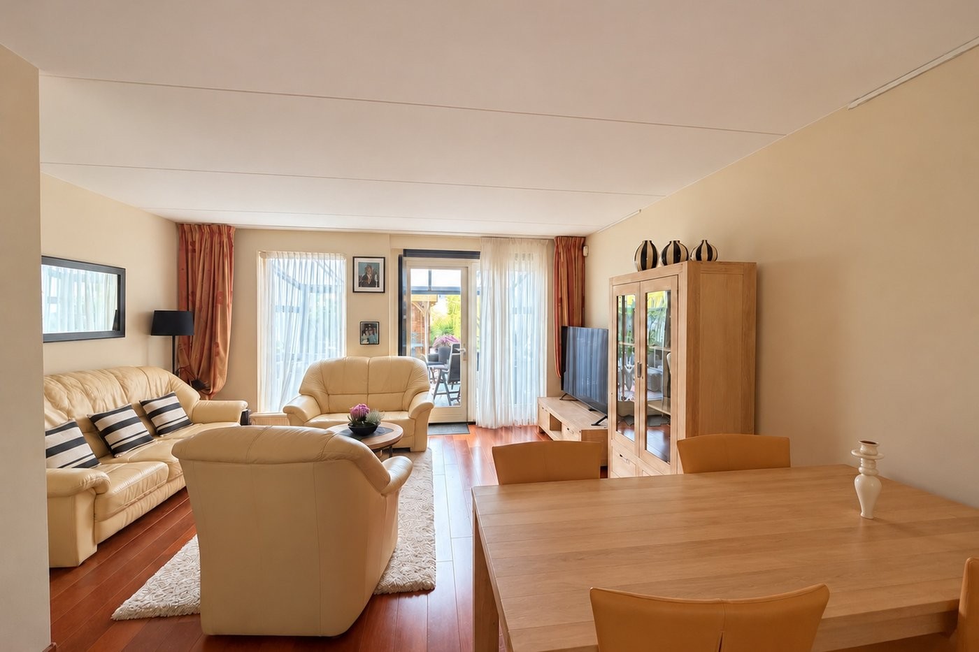 Tussenwoning te koop: Kuifjestraat 27, Almere