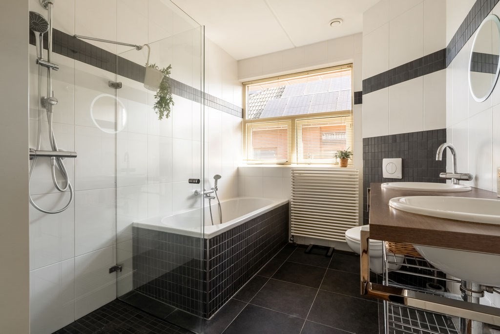 Tussenwoning te koop: Diadeemstraat 119, Almere