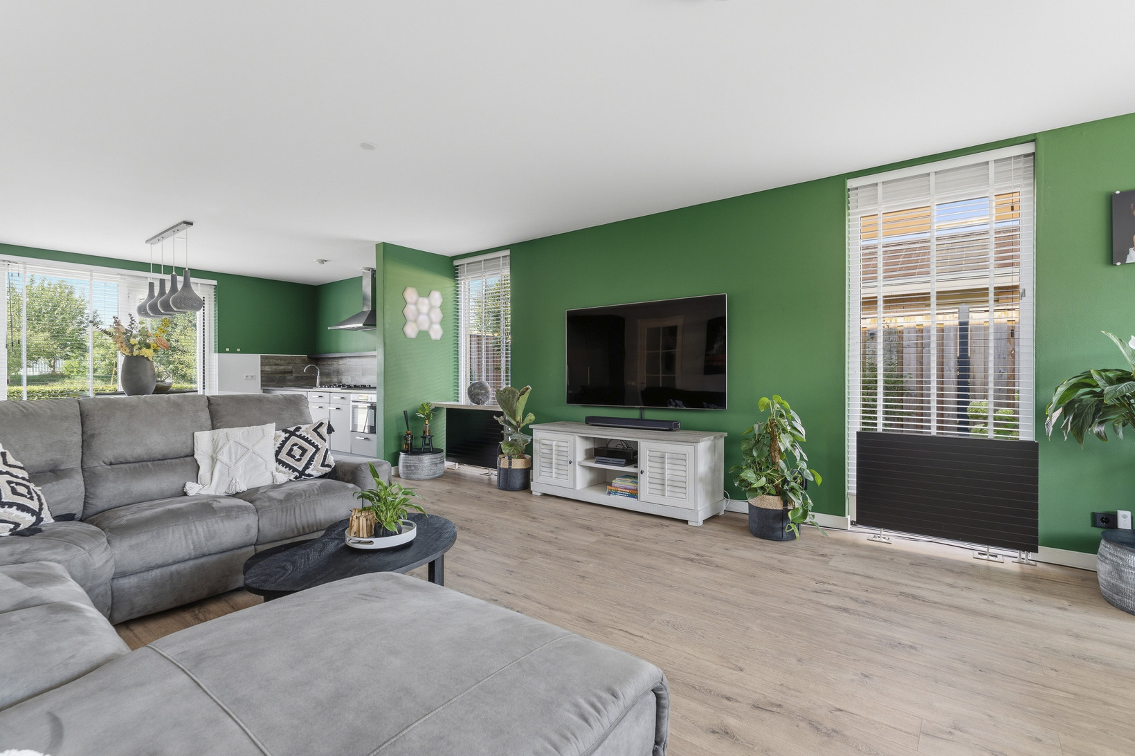 Twee-onder-één-kap te koop: Katrien Duckstraat 8, Almere