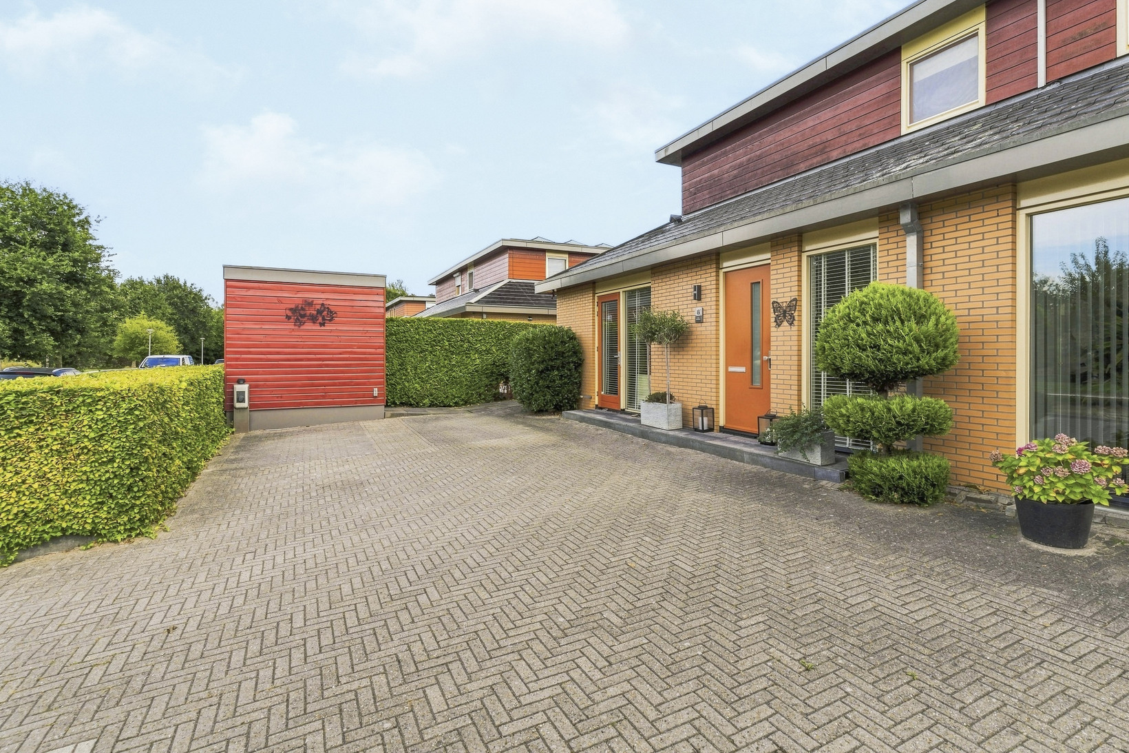 Twee-onder-één-kap te koop: Katrien Duckstraat 8, Almere