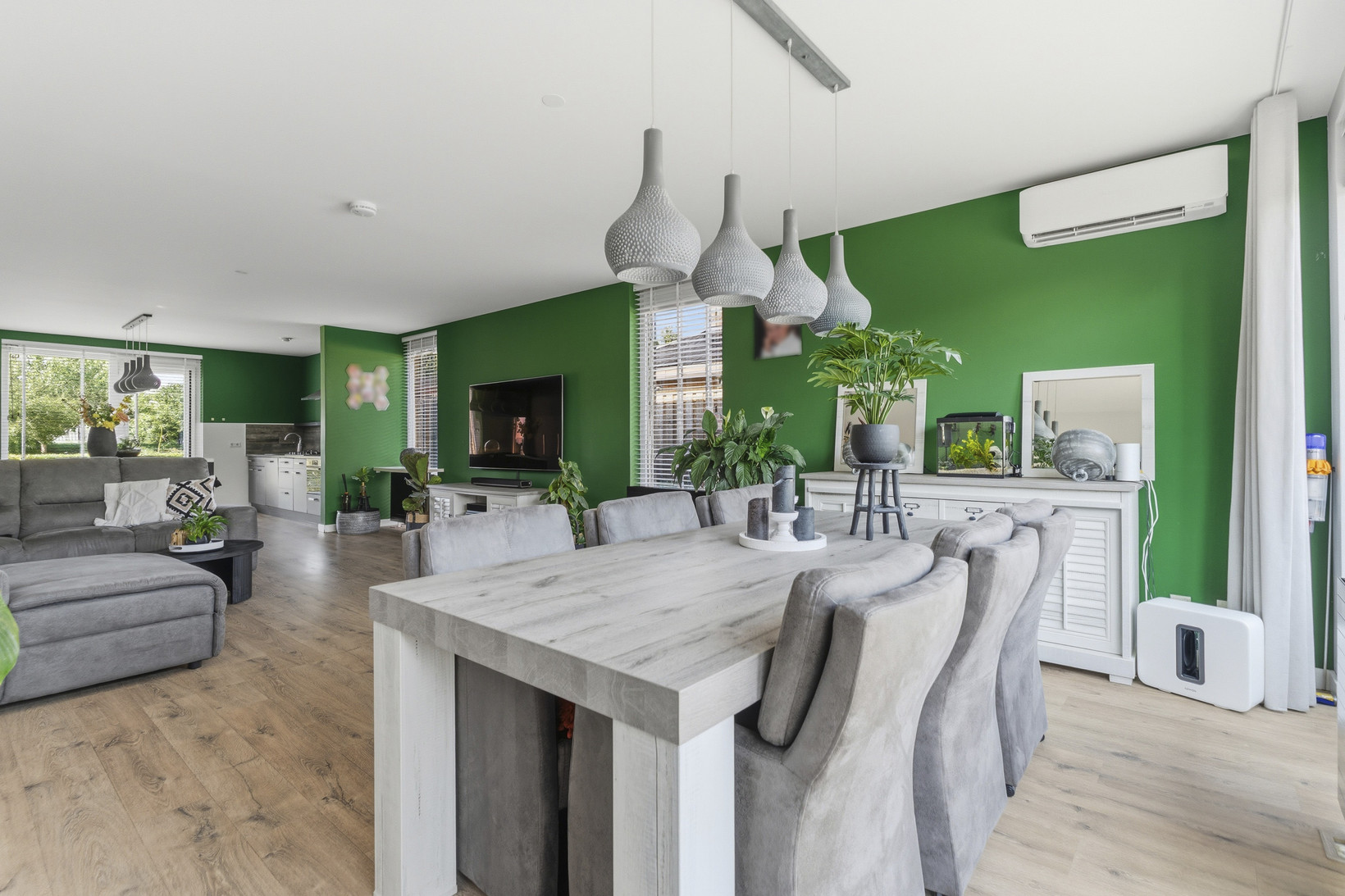 Twee-onder-één-kap te koop: Katrien Duckstraat 8, Almere