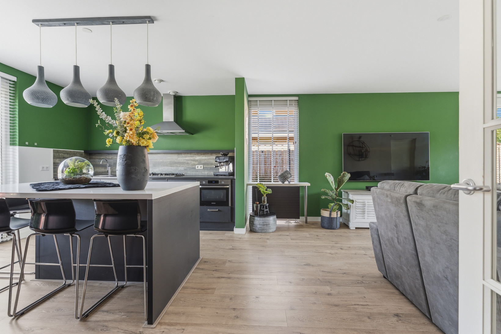 Twee-onder-één-kap te koop: Katrien Duckstraat 8, Almere