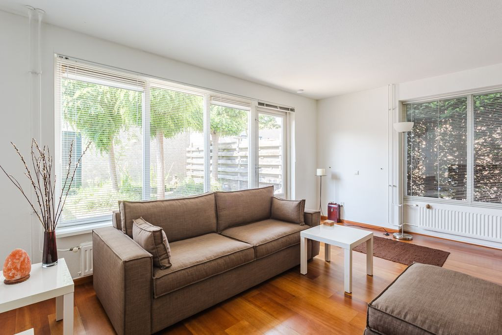 Hoekwoning te koop: Pandabeerstraat 62, Almere