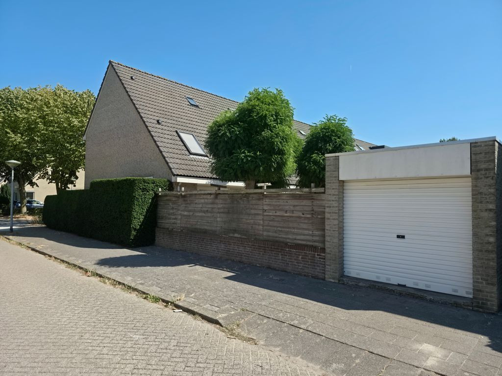 Hoekwoning te koop: Pandabeerstraat 62, Almere