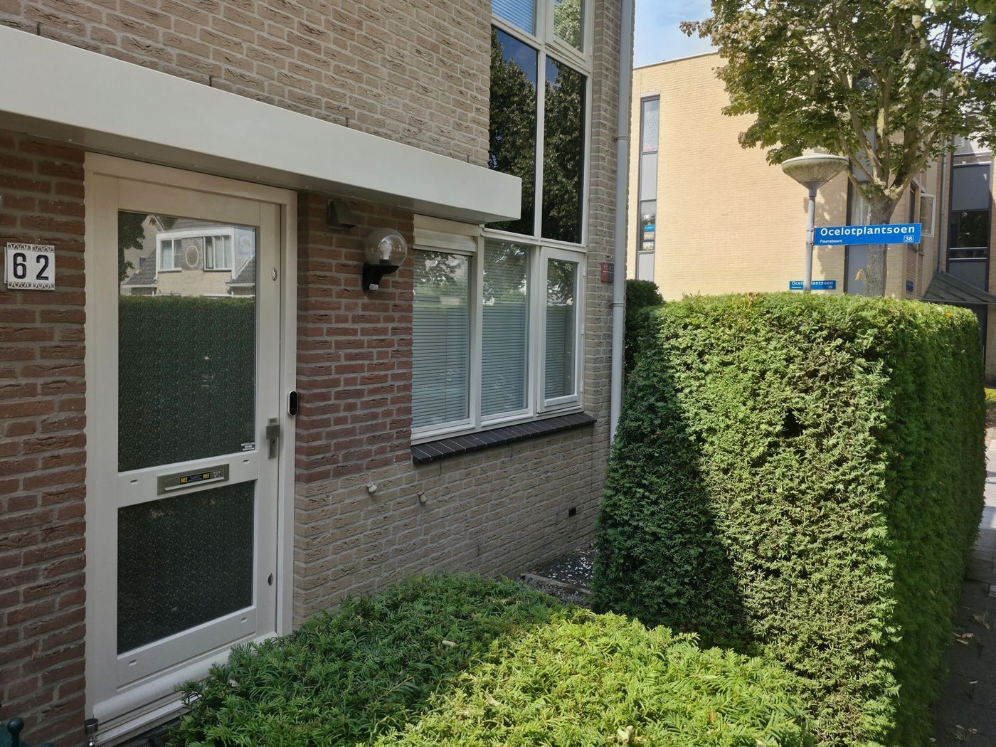 Hoekwoning te koop: Pandabeerstraat 62, Almere