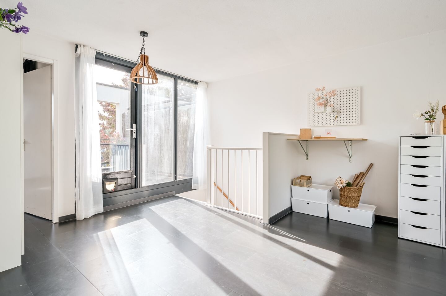Tussenwoning te koop: Barnsteenstraat 11, Almere