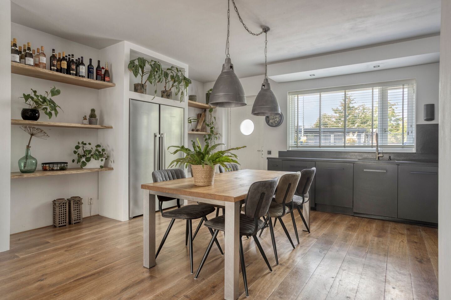 Tussenwoning te koop: Arubapier 49, Almere