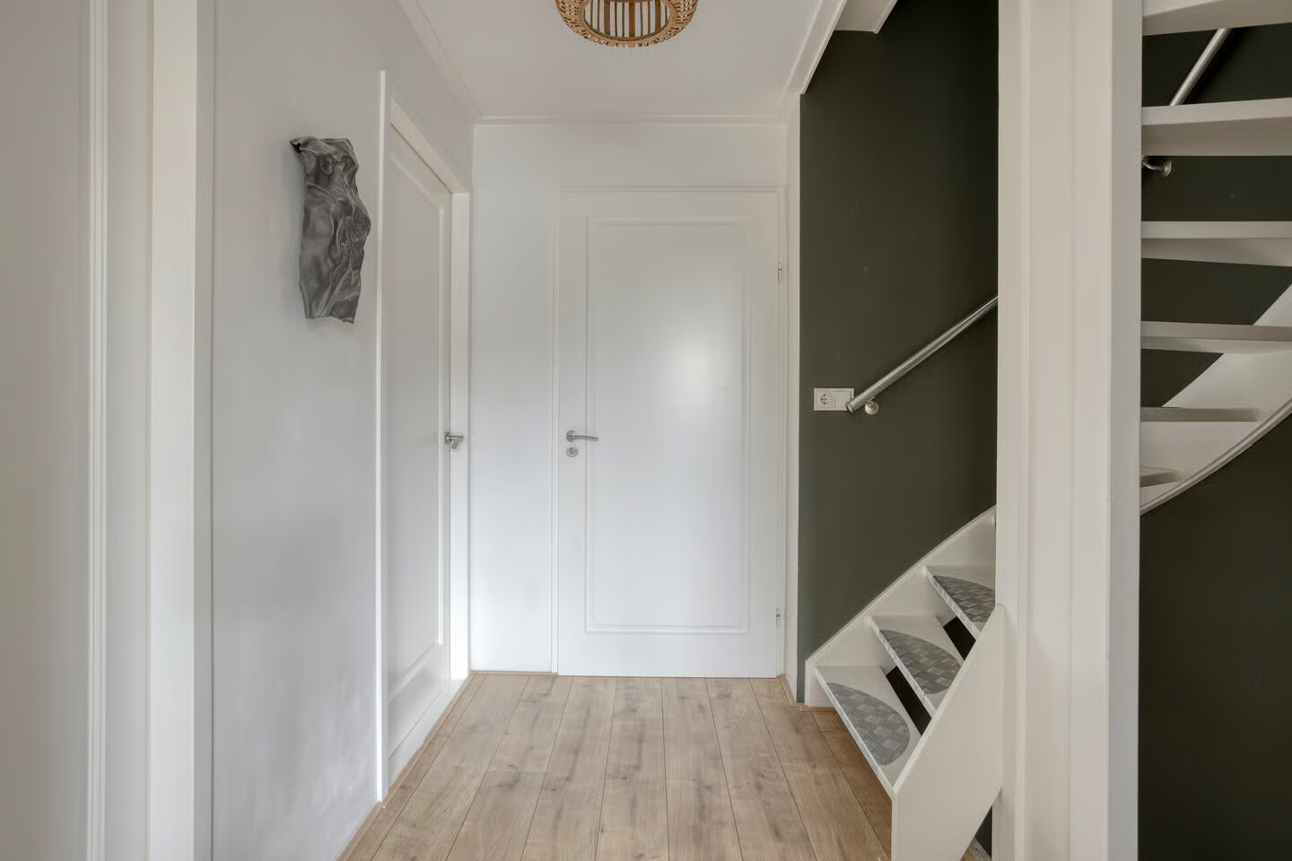 Tussenwoning te koop: Arubapier 49, Almere
