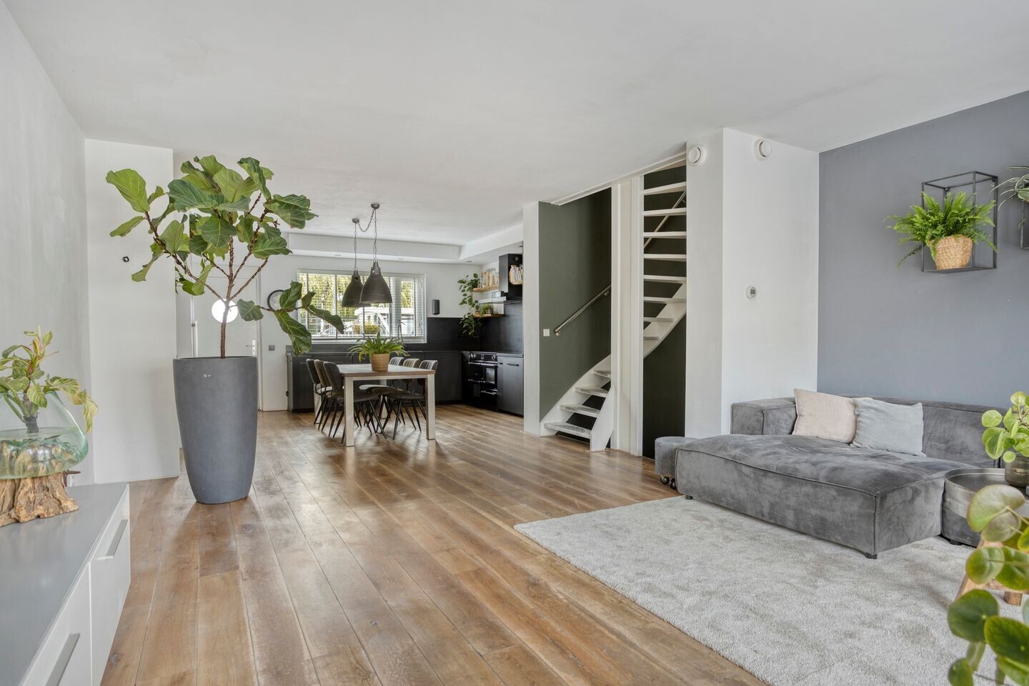 Tussenwoning te koop: Arubapier 49, Almere