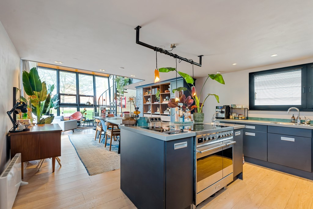 Vrijstaande woning te koop: Arubapier 28, Almere