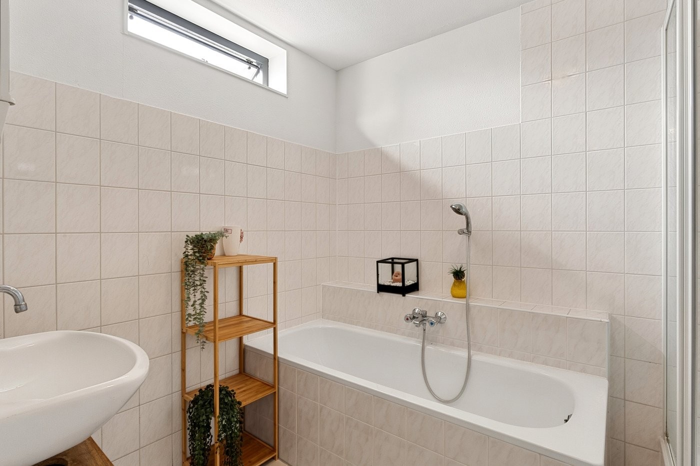 Tussenwoning te koop: Samoastraat 56, Almere