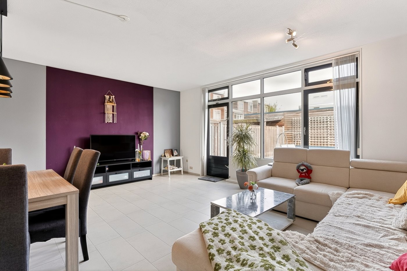 Tussenwoning te koop: Samoastraat 56, Almere