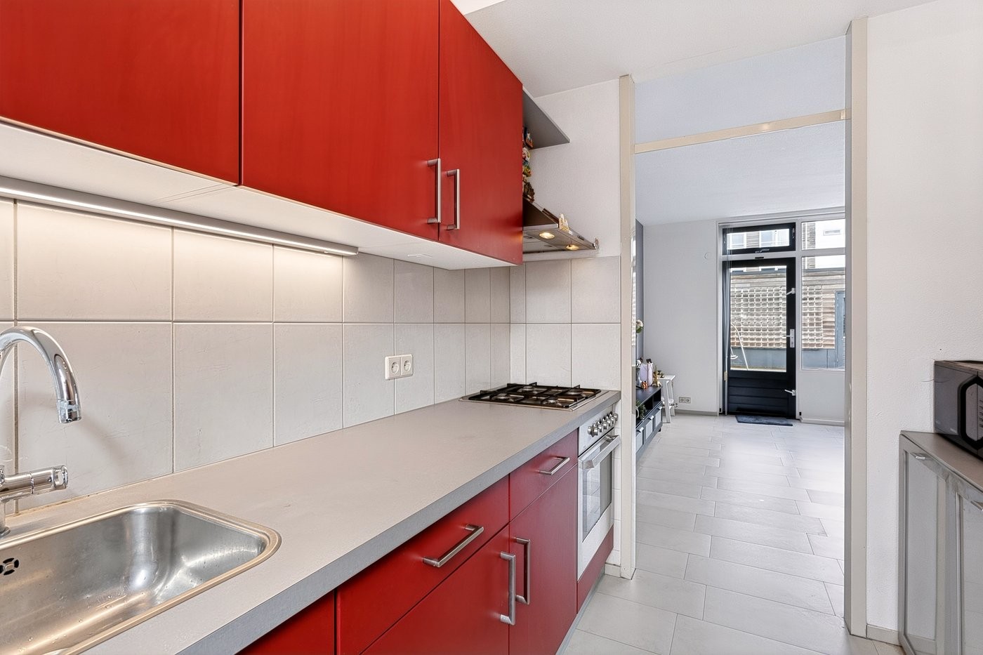 Tussenwoning te koop: Samoastraat 56, Almere