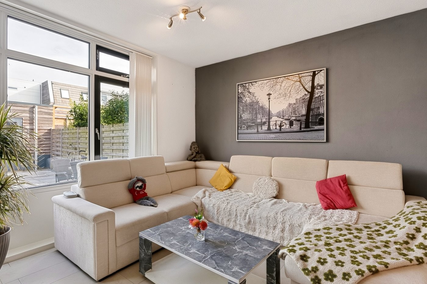 Tussenwoning te koop: Samoastraat 56, Almere