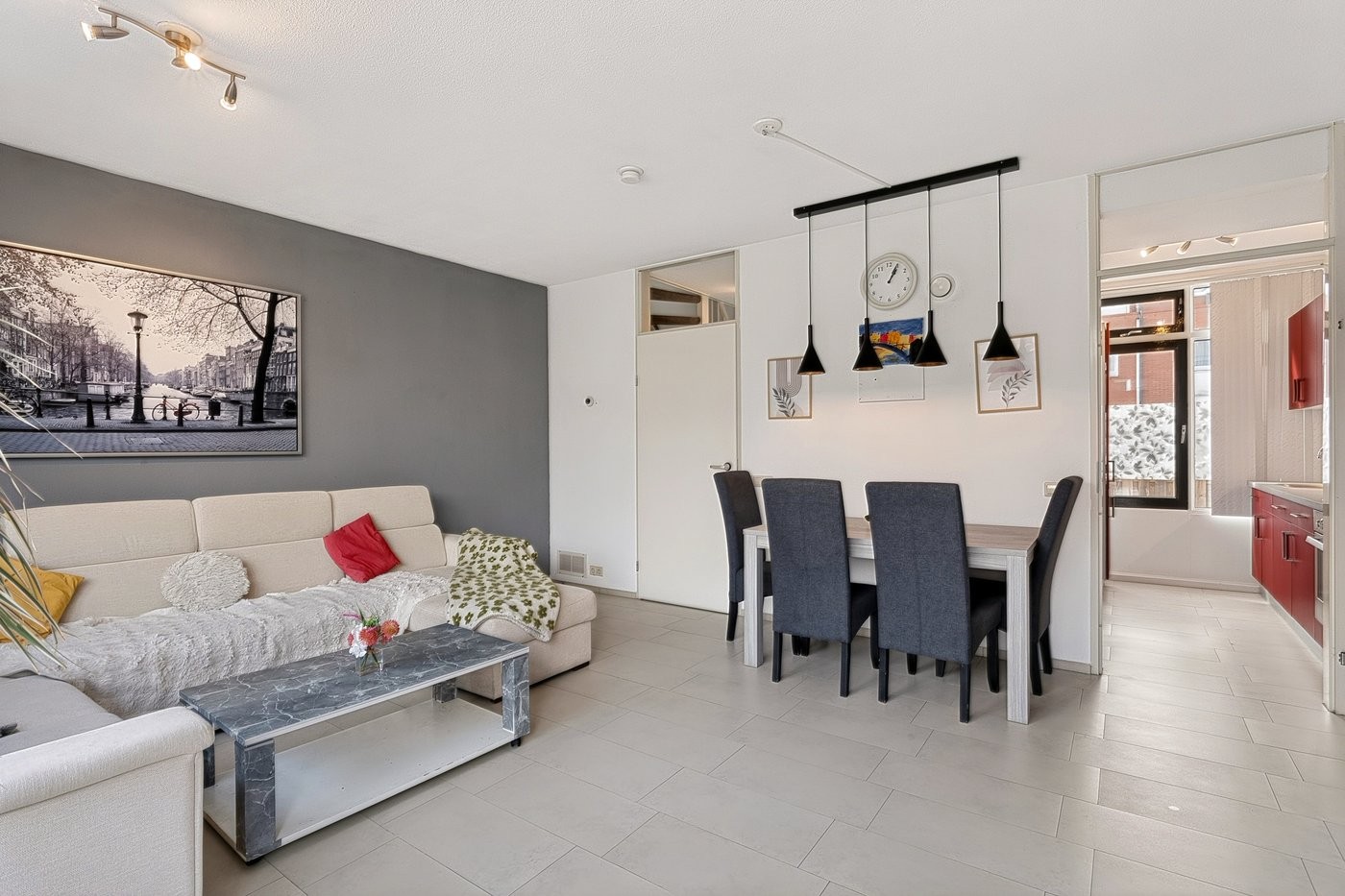 Tussenwoning te koop: Samoastraat 56, Almere