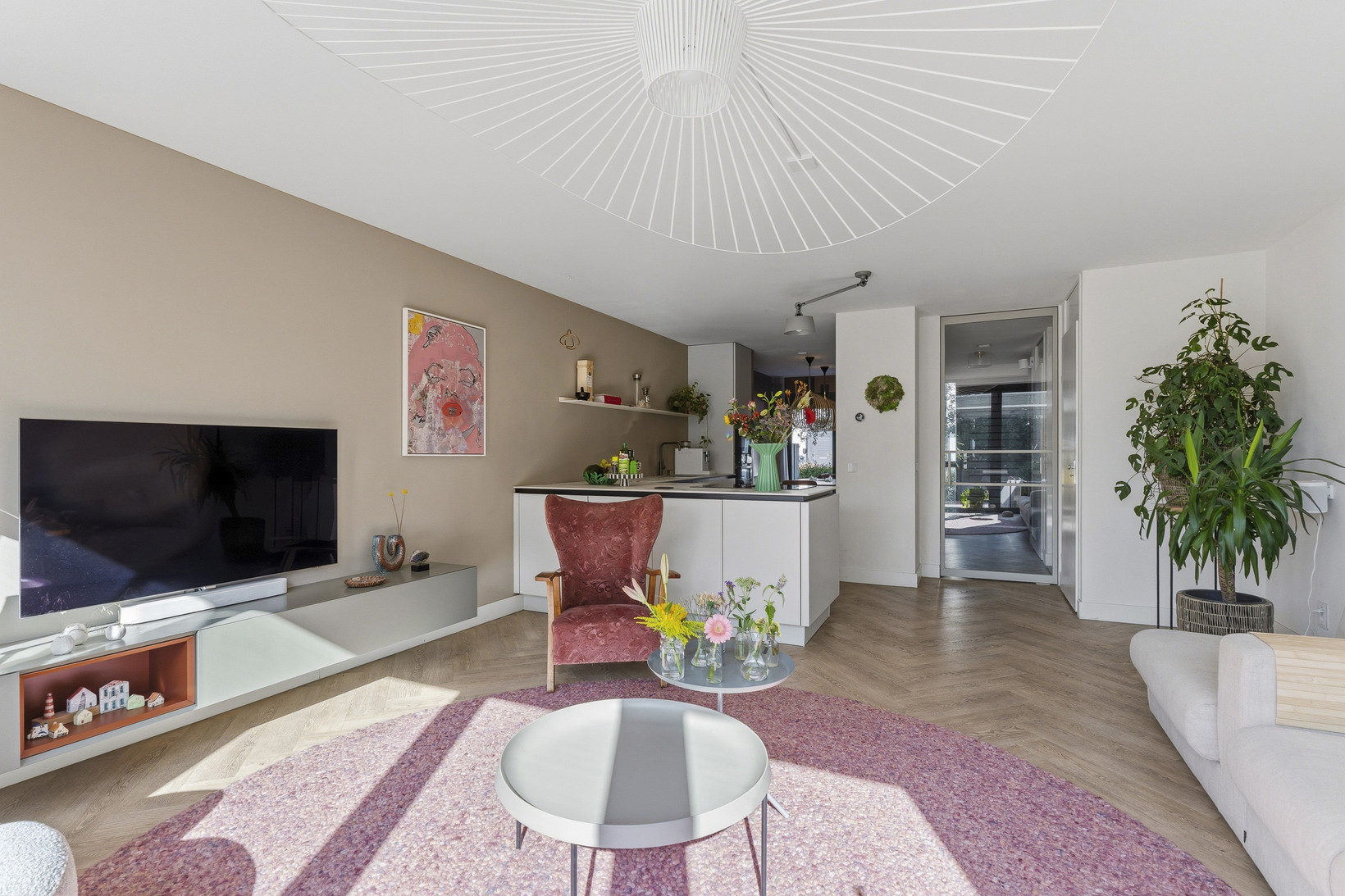 Tussenwoning te koop: Lofotenweg 60, Almere