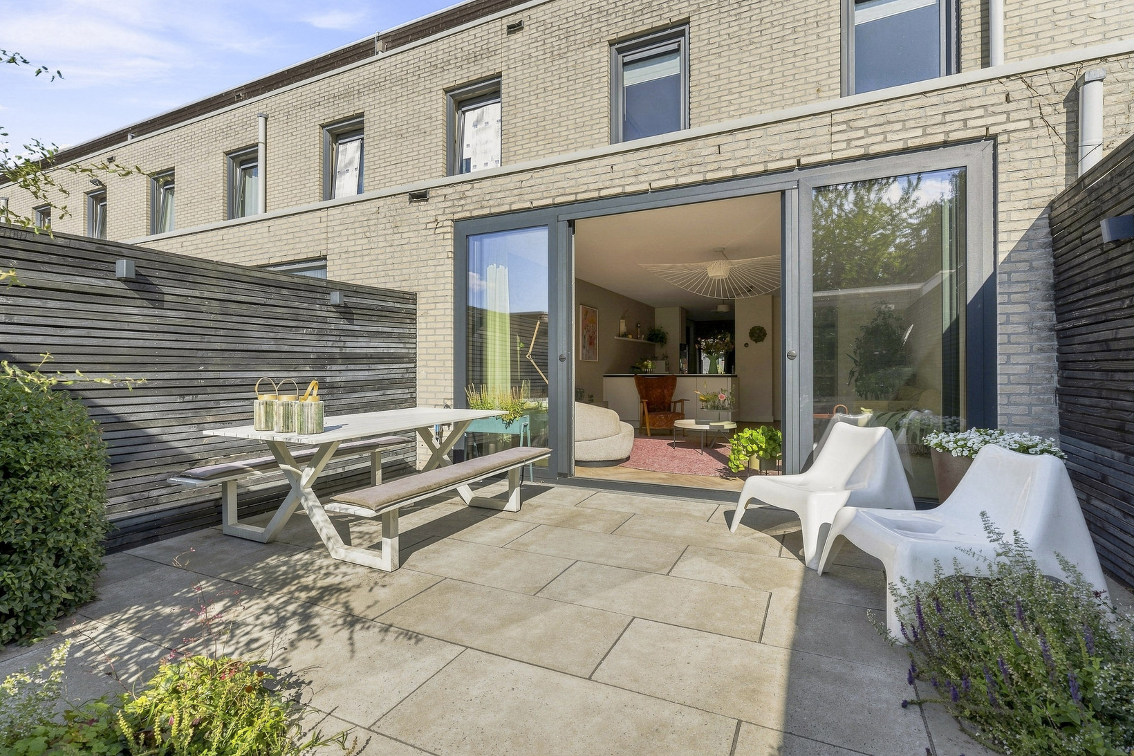 Tussenwoning te koop: Lofotenweg 60, Almere
