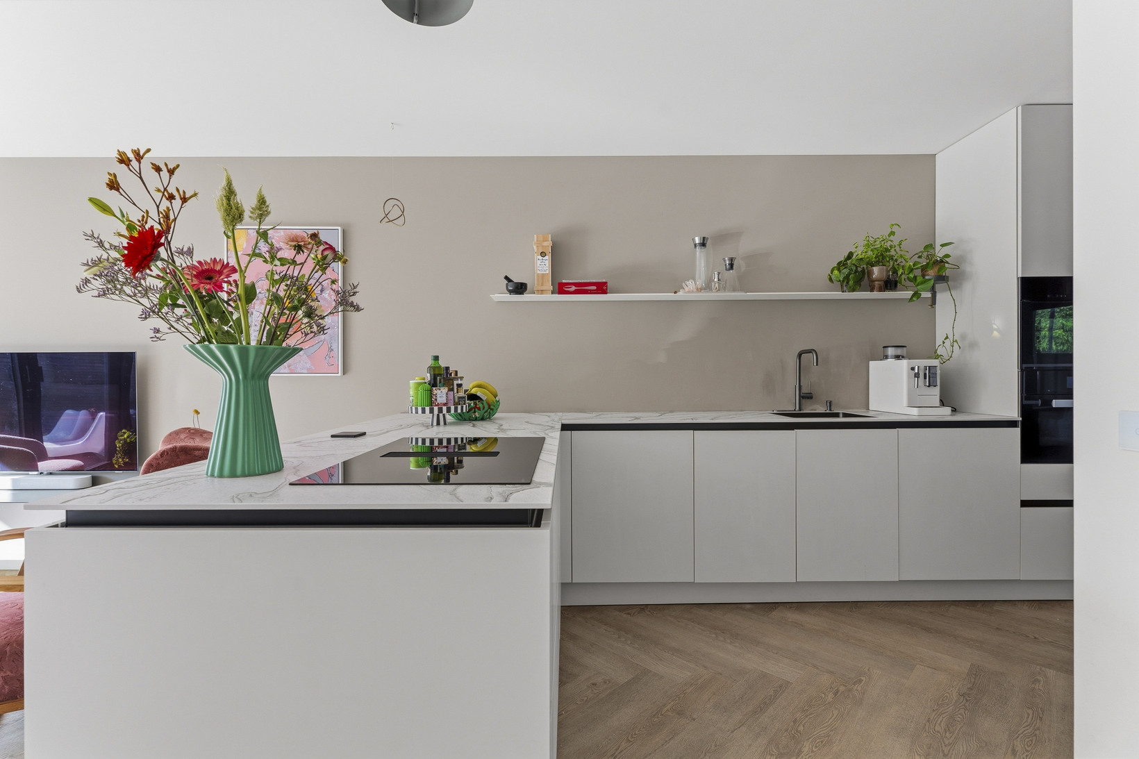 Tussenwoning te koop: Lofotenweg 60, Almere