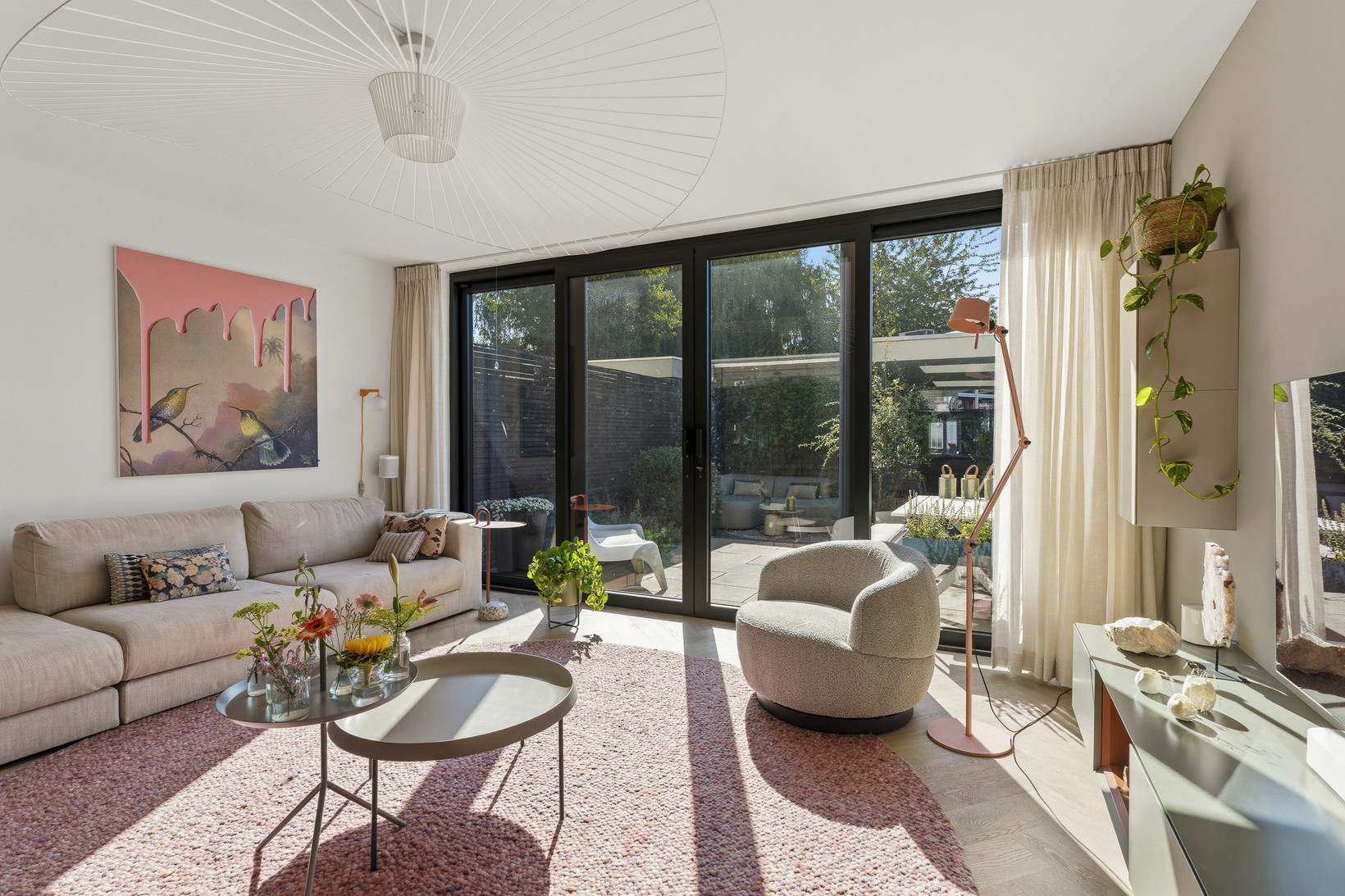 Tussenwoning te koop: Lofotenweg 60, Almere