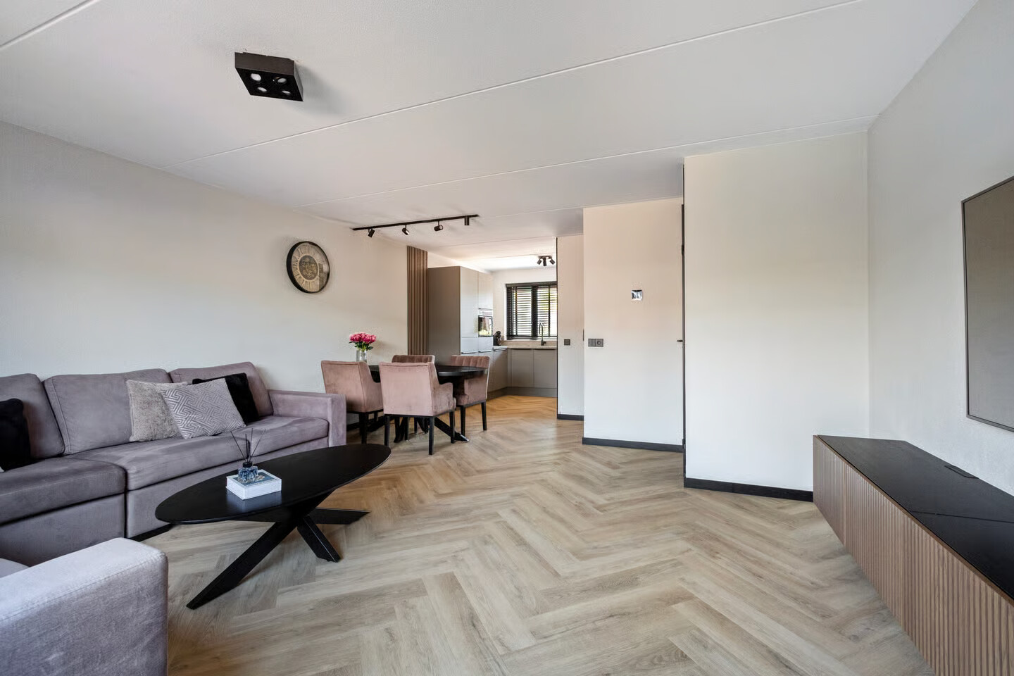 Tussenwoning te koop: Jerseystraat 76, Almere