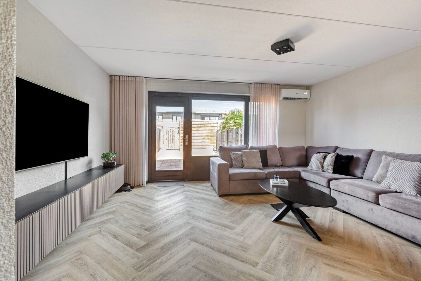 Tussenwoning te koop: Jerseystraat 76, Almere
