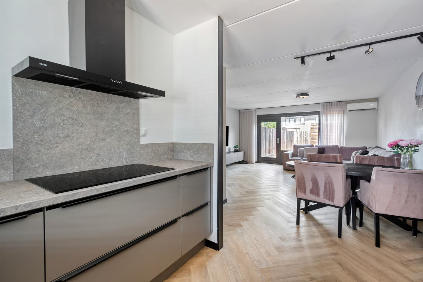 Tussenwoning te koop: Jerseystraat 76, Almere