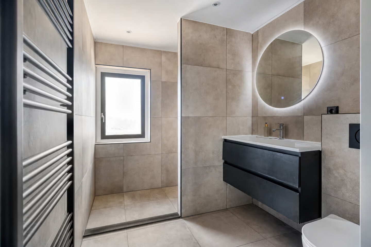 Tussenwoning te koop: Jerseystraat 76, Almere