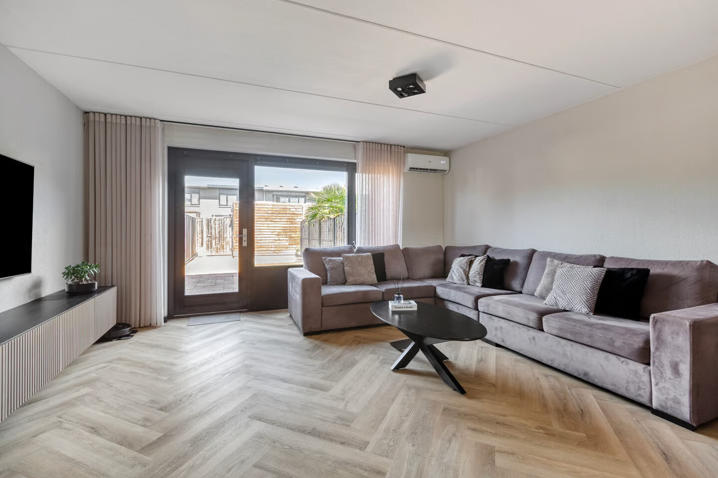 Tussenwoning te koop: Jerseystraat 76, Almere