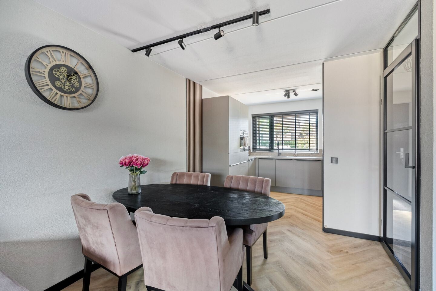 Tussenwoning te koop: Jerseystraat 76, Almere