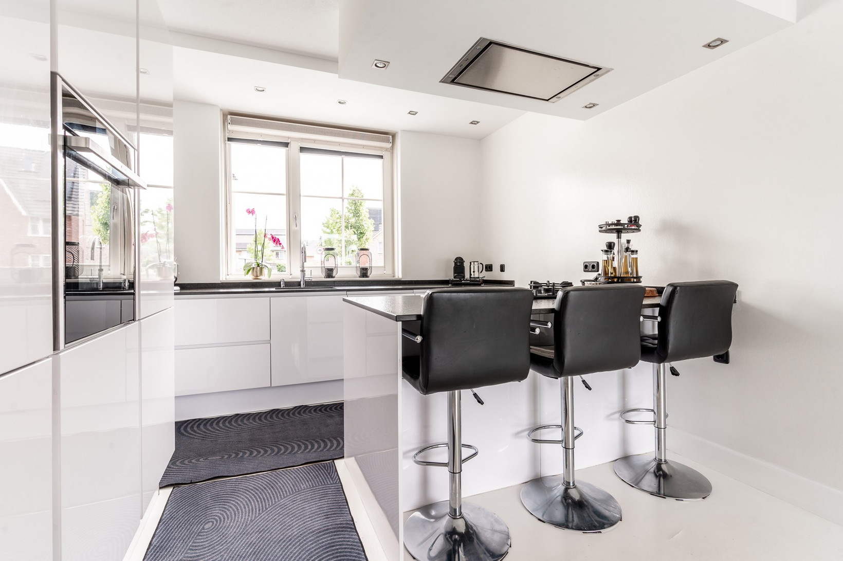 Tussenwoning te koop: Marie Curiestraat 32, Almere
