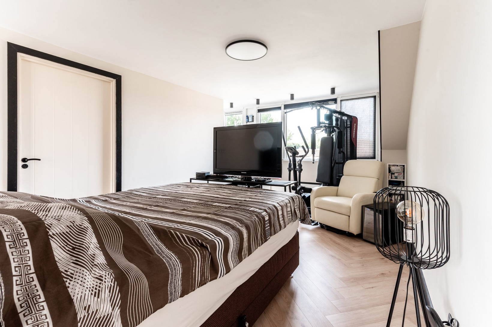 Tussenwoning te koop: Marie Curiestraat 32, Almere
